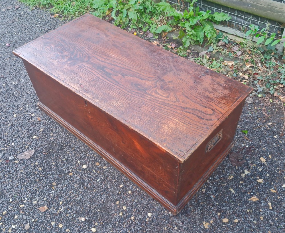 Early 19th elm blanket chest. View VII