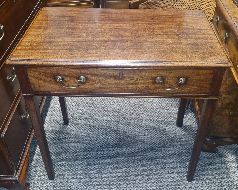 Elegant late Georgian mahogany single drawer side table. 