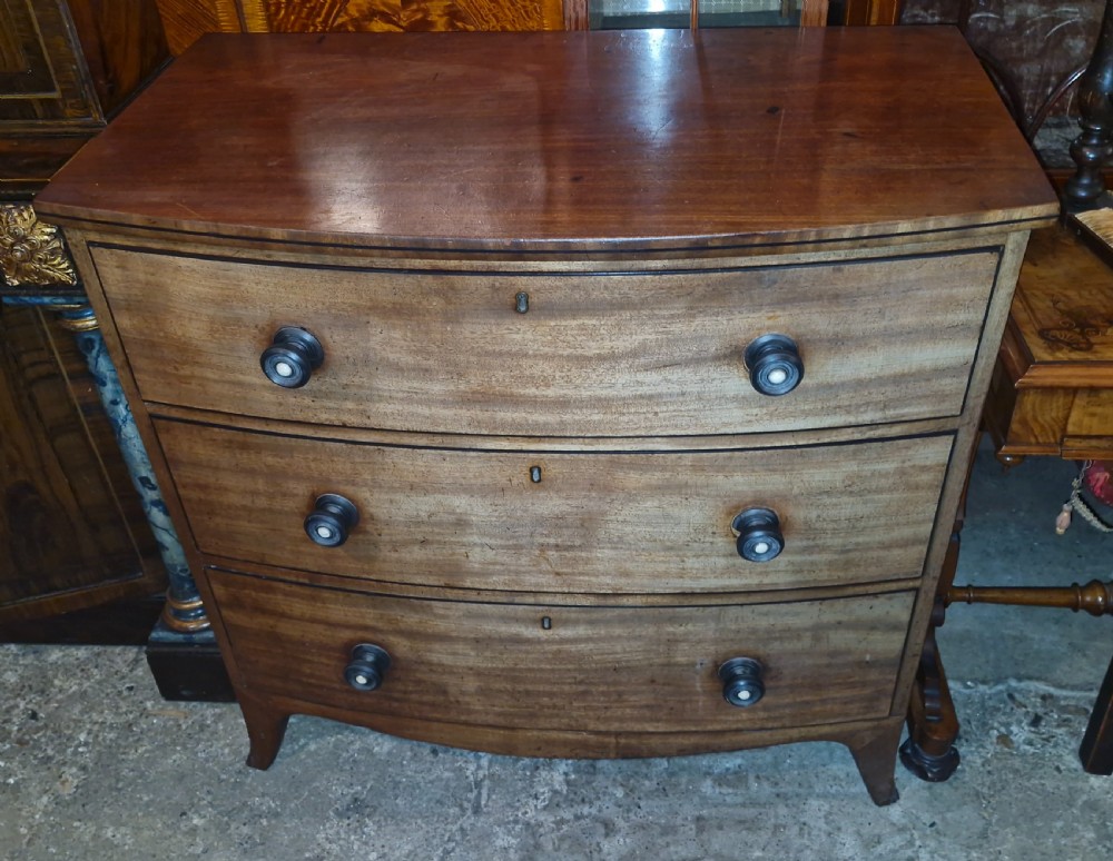 Good Regency mahogany bow front chest of drawers  View III