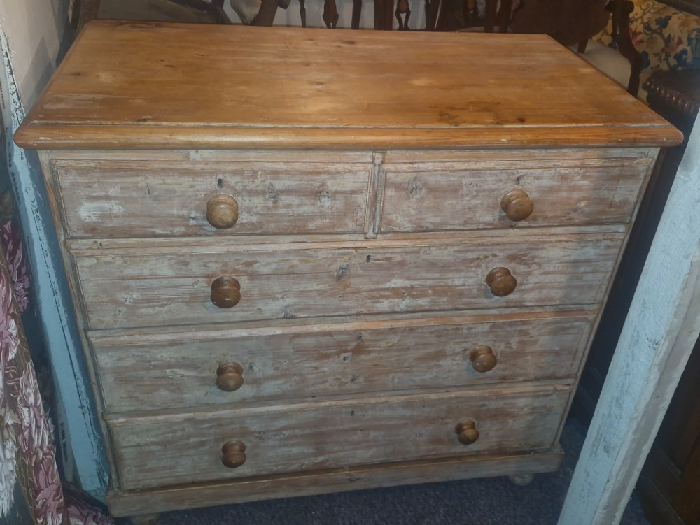 Mid 19th century good sized pine chest of drawers.  View V
