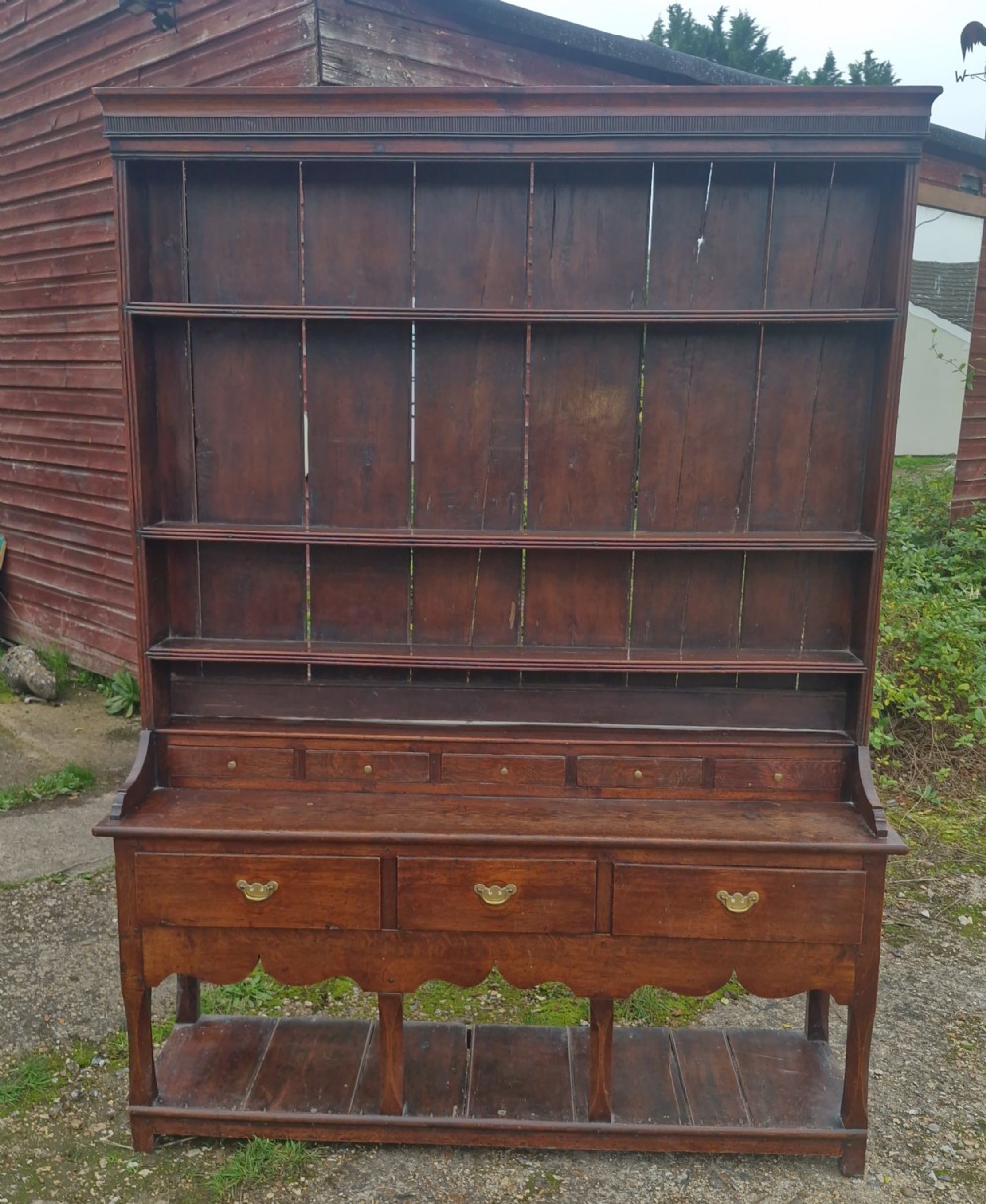 Early 19th century oak 2 part Welsh dresser. 