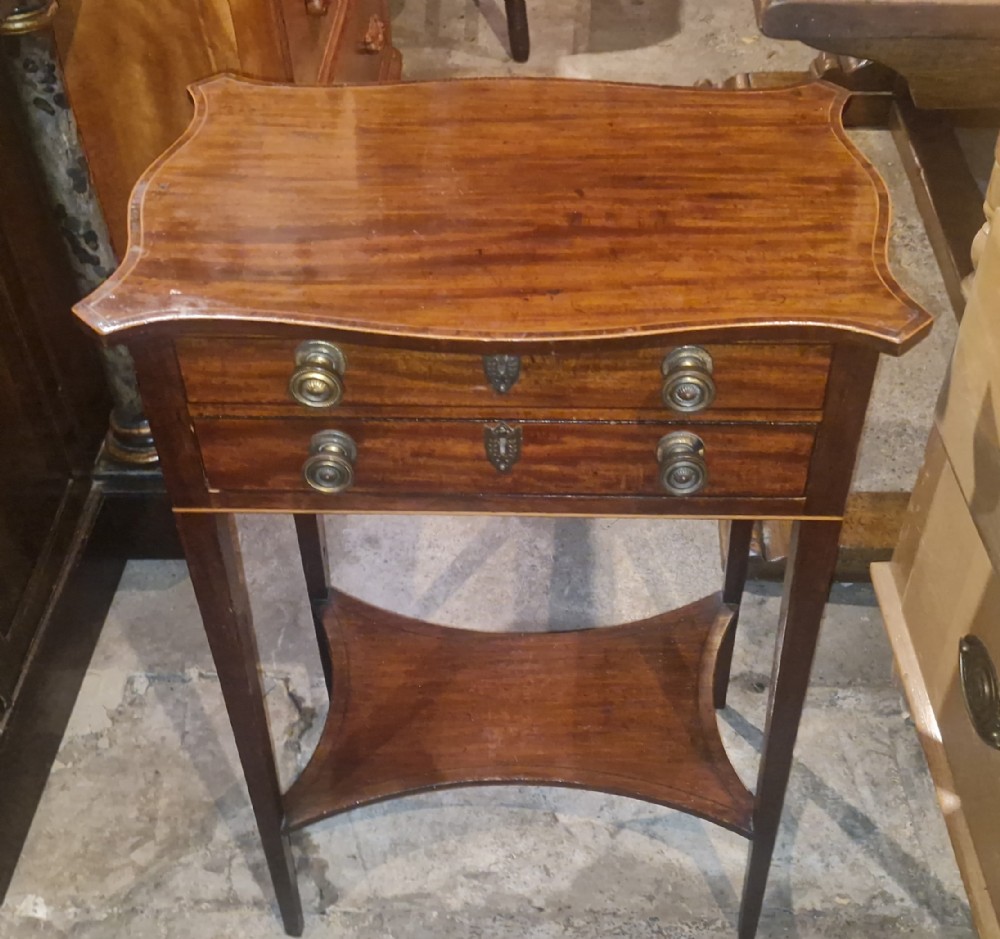Elegant late Georgian sewing table 