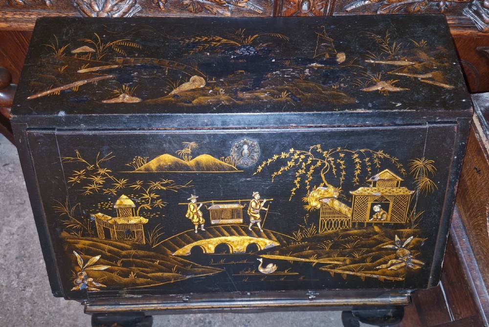 Small lacquered bureau with hoof feet. View X