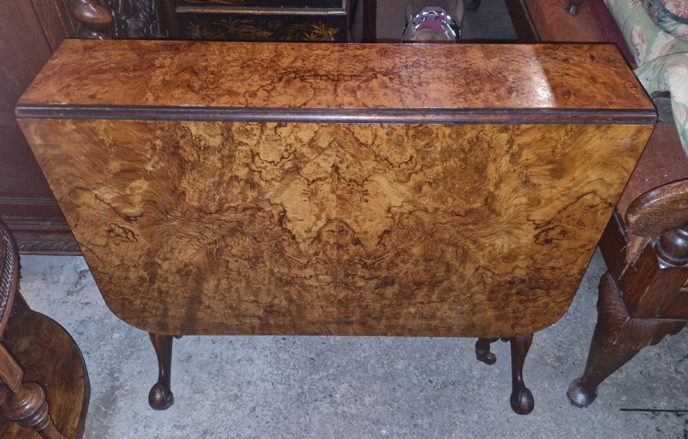 Victorian burr walnut Sutherland table. View XVIII