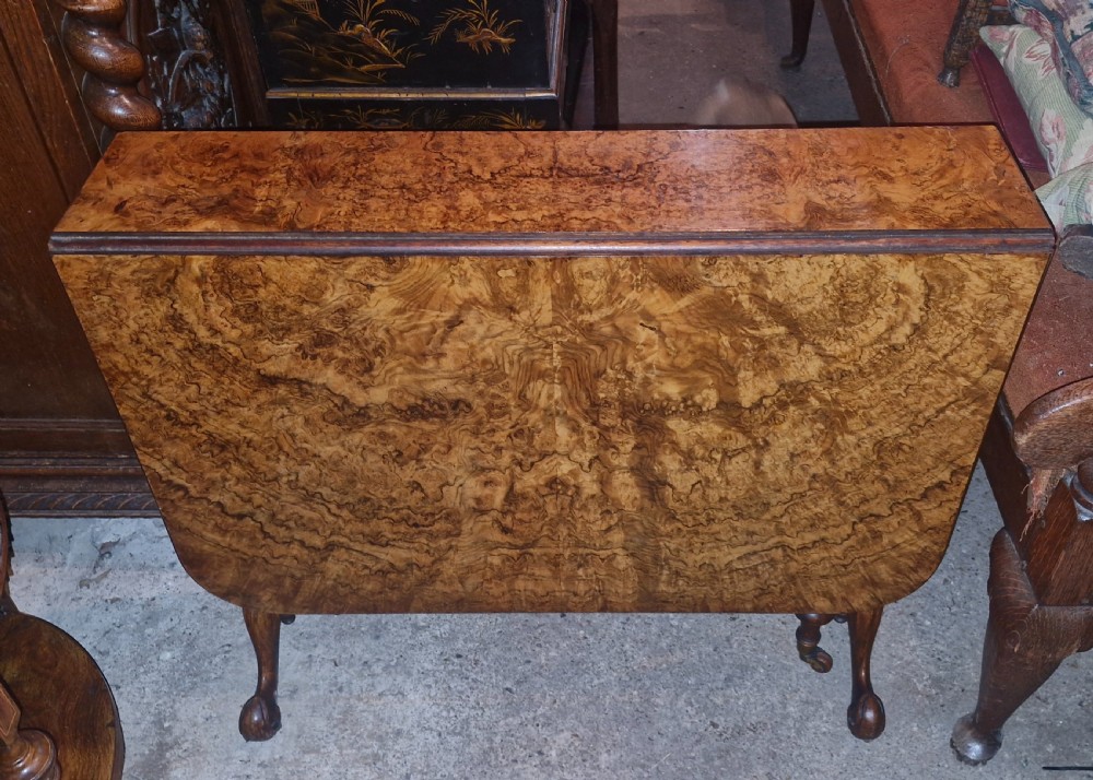 Victorian burr walnut Sutherland table. View XIX