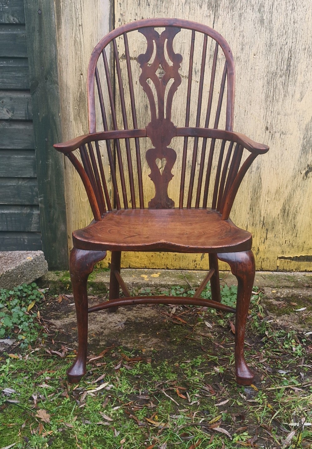 Late Georgian Thames Valley Yewwood Windsor armchair. 