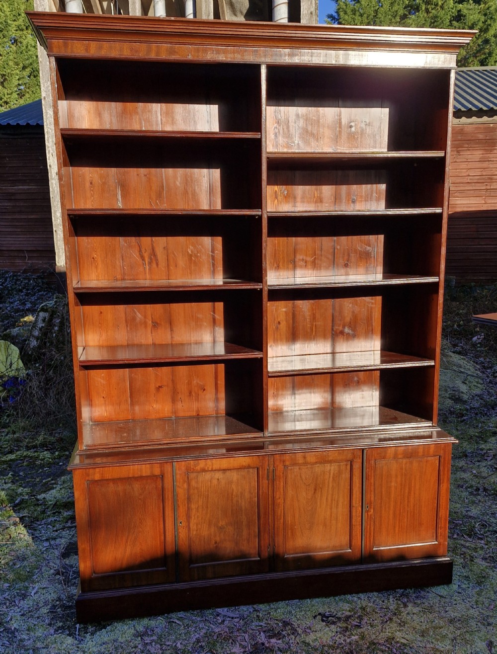 Mahogany bookcase cabinet. 