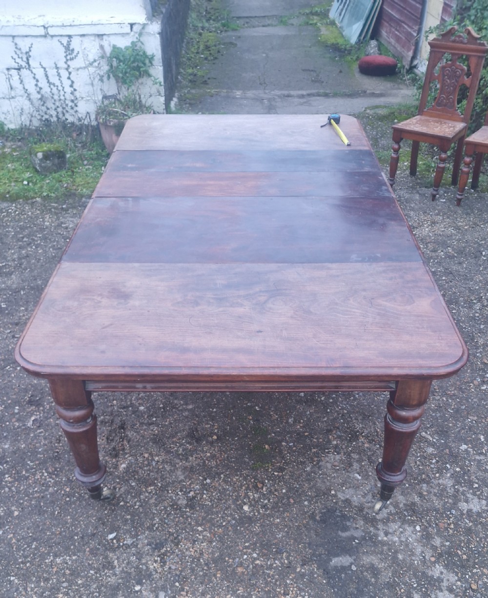 Regency mahogany 3 leaf extending dining table. 