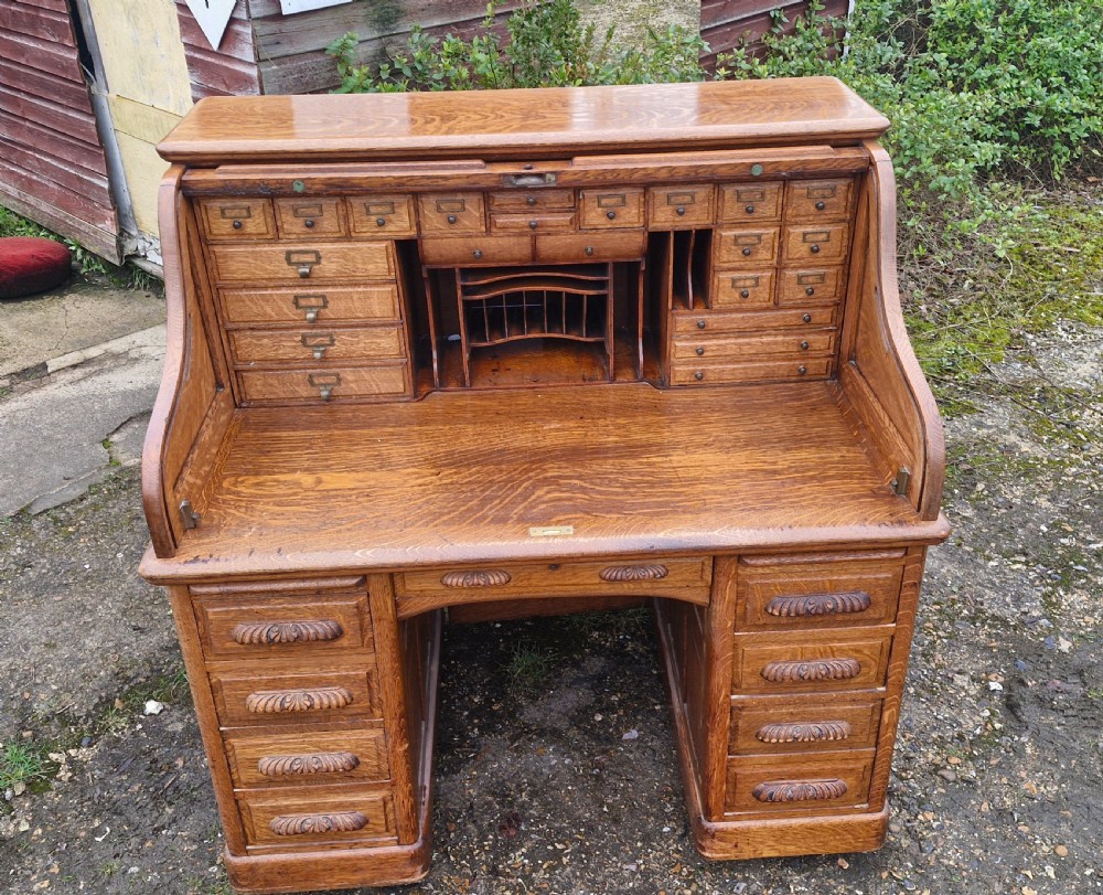 Good oak Roll top pedestal desk. View VIII
