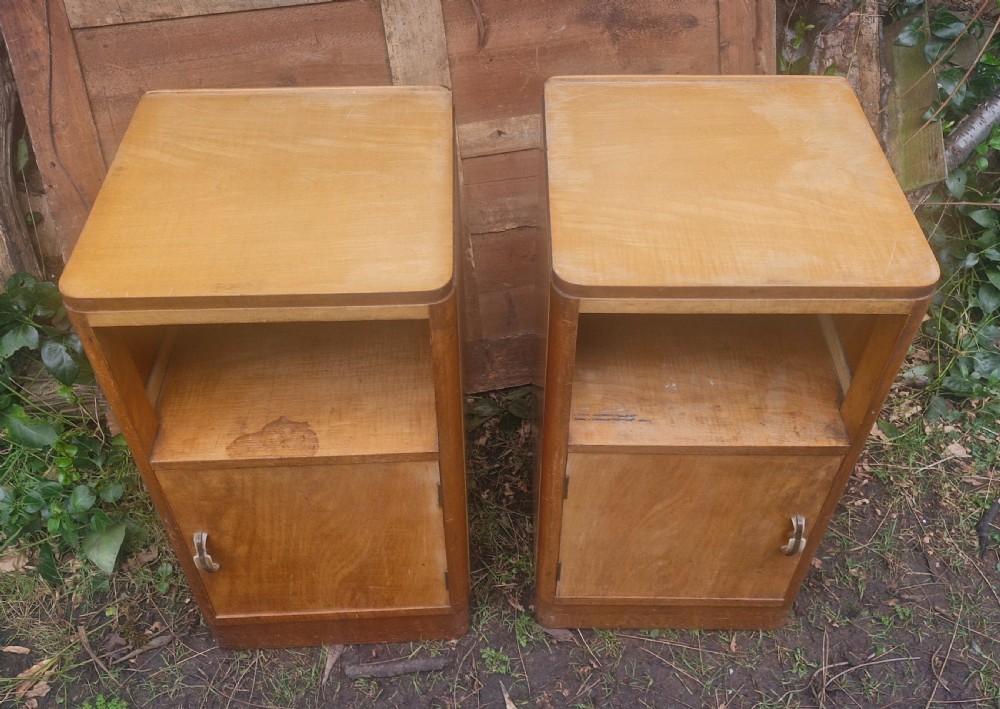 Pair of Art Deco maple bedside cabinets. 