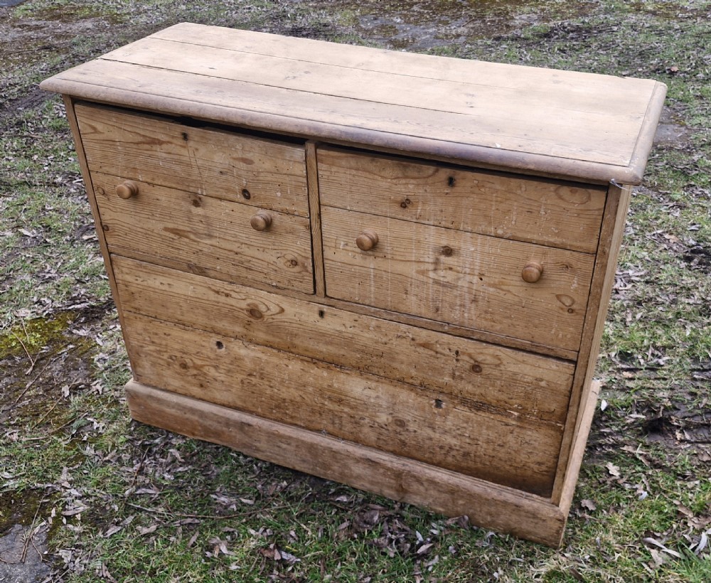 Rustic pine haberdashery set of pine drawers. 