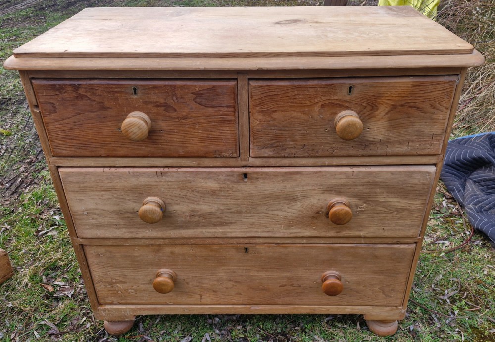 Small Victorian pine chest of drawers.  View II