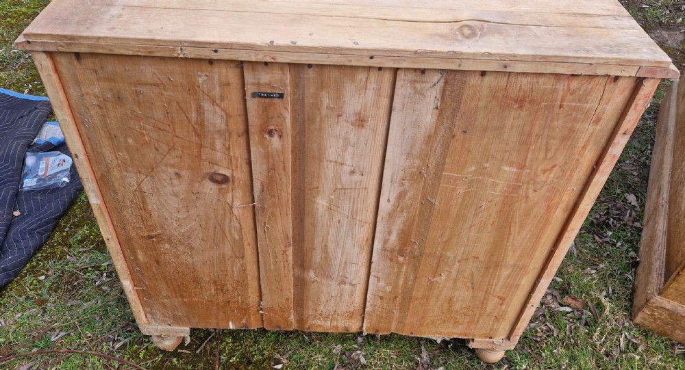 Small Victorian pine chest of drawers.  View III