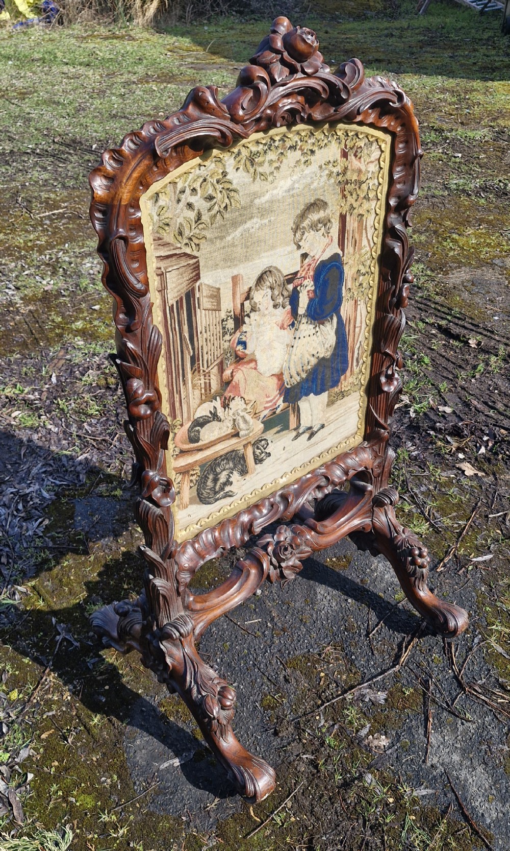 Good quality carved rosewood mid 19th century fire screen.