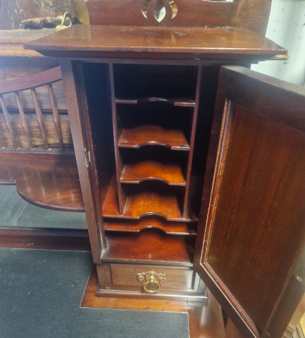 Mahogany writing table by Shapland & Petter.  View IV
