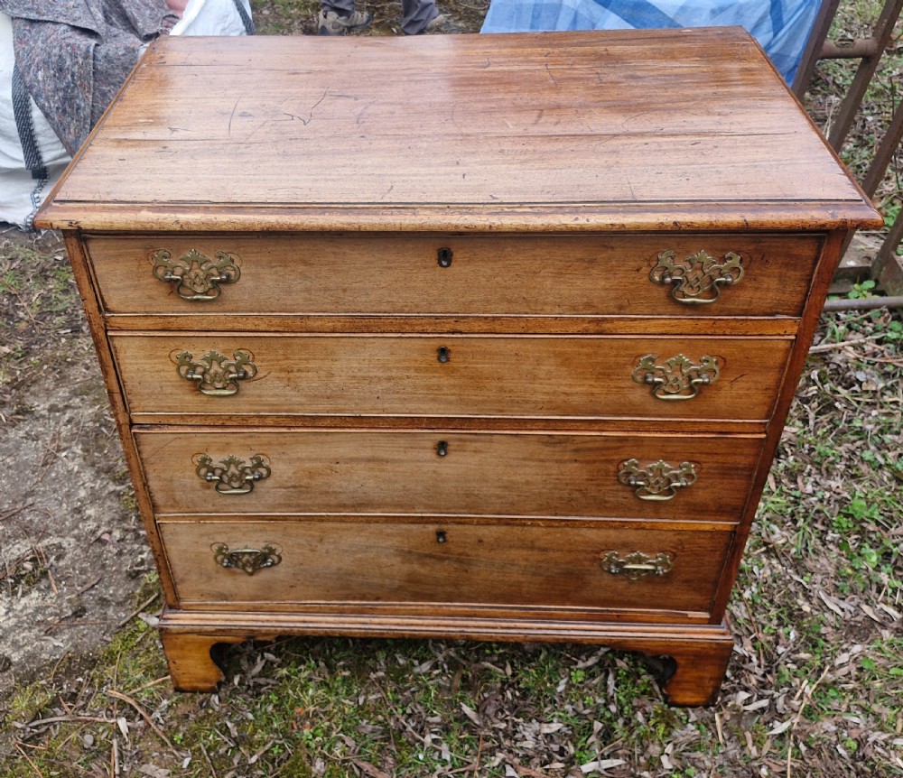 Late Georgian mahogany chest of 4 drawers.  View VIII