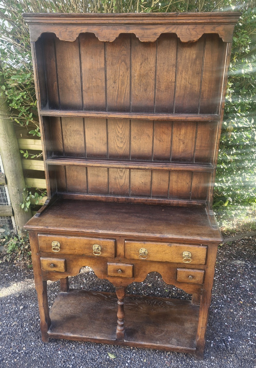 Dinky little Ipswich oak dresser.  View V