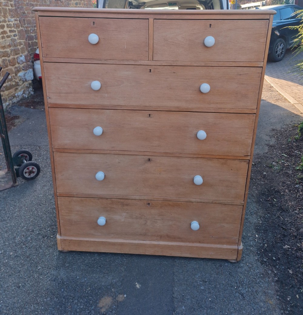 Good sized Victorian pine chest of drawers.  View VI