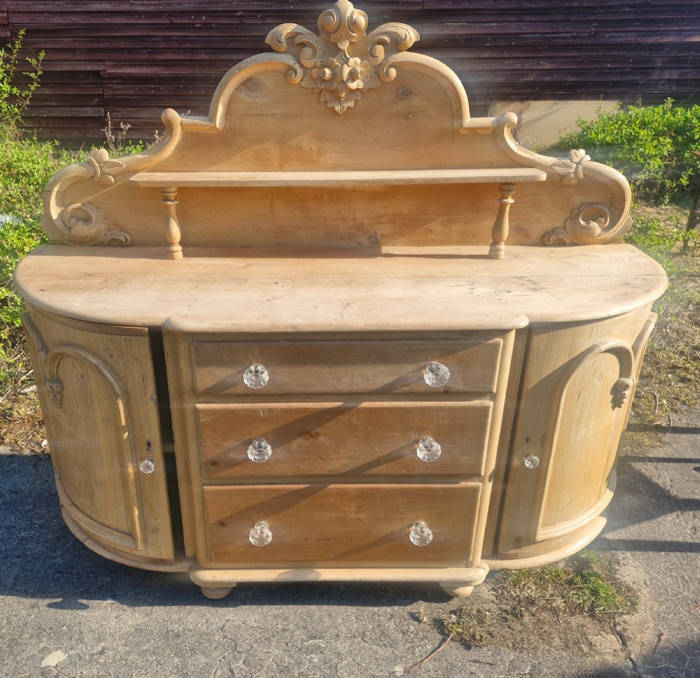 Large 19th century pine kitchen dresser.  View III
