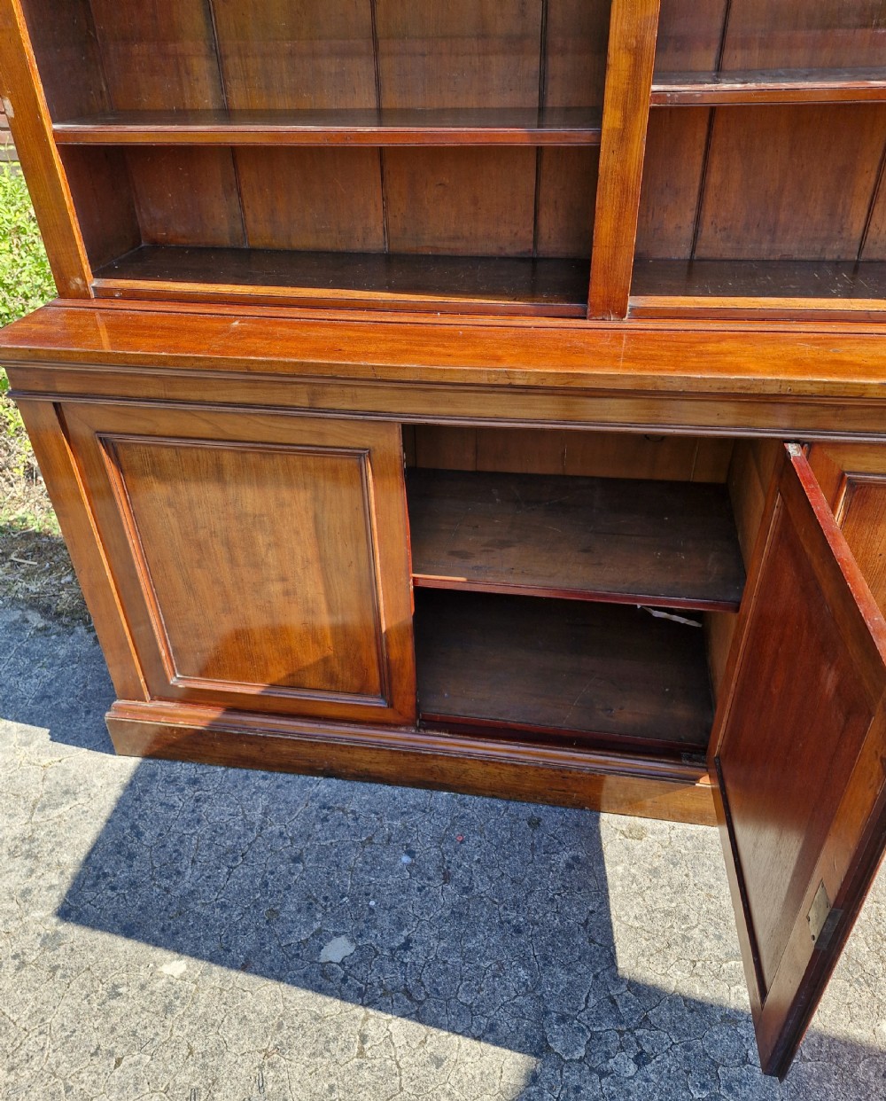 Victorian mahogany 3 door open top library bookcase.  View III