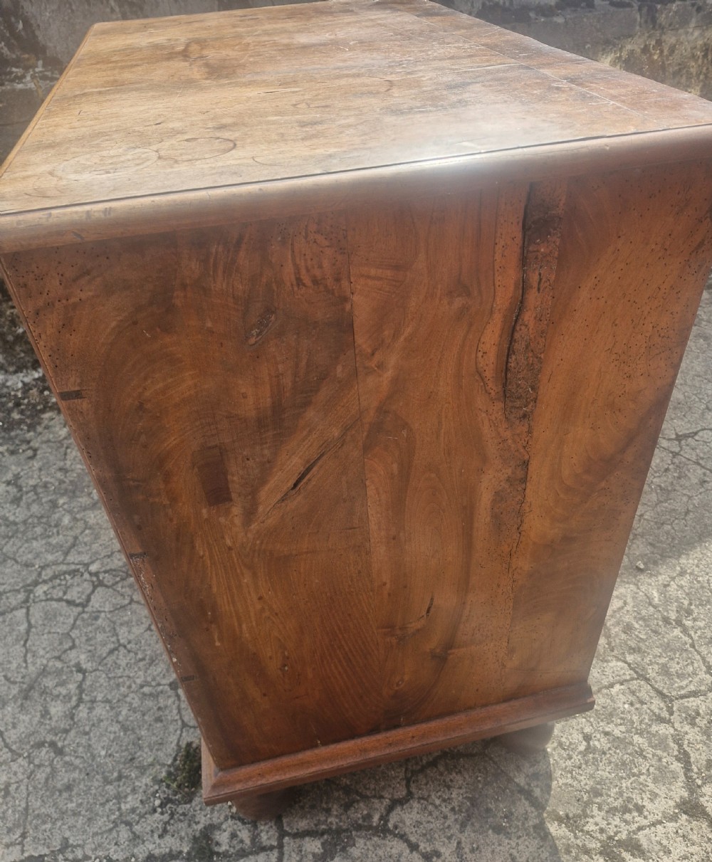 George 2nd 18th century walnut chest of drawers.  View II