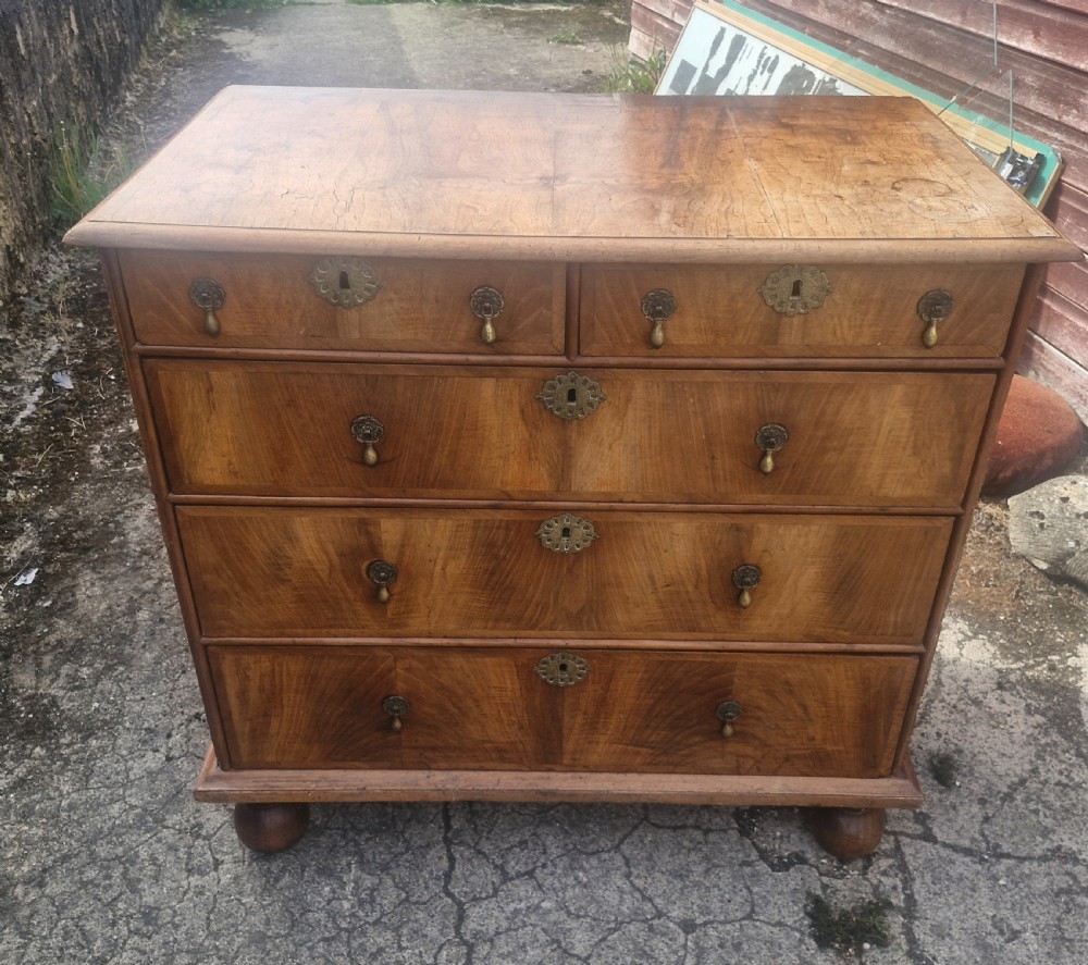 George 2nd 18th century walnut chest of drawers.  View IX