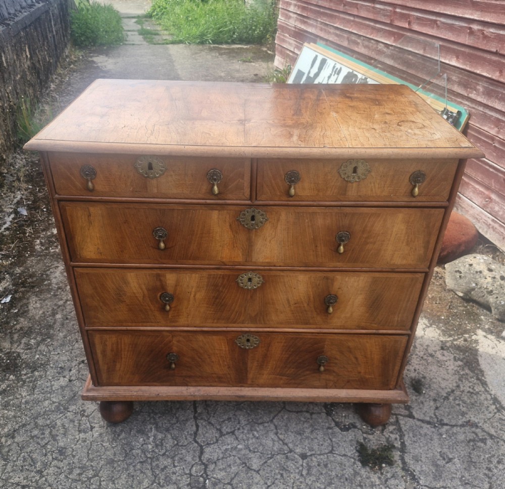 George 2nd 18th century walnut chest of drawers.  View X