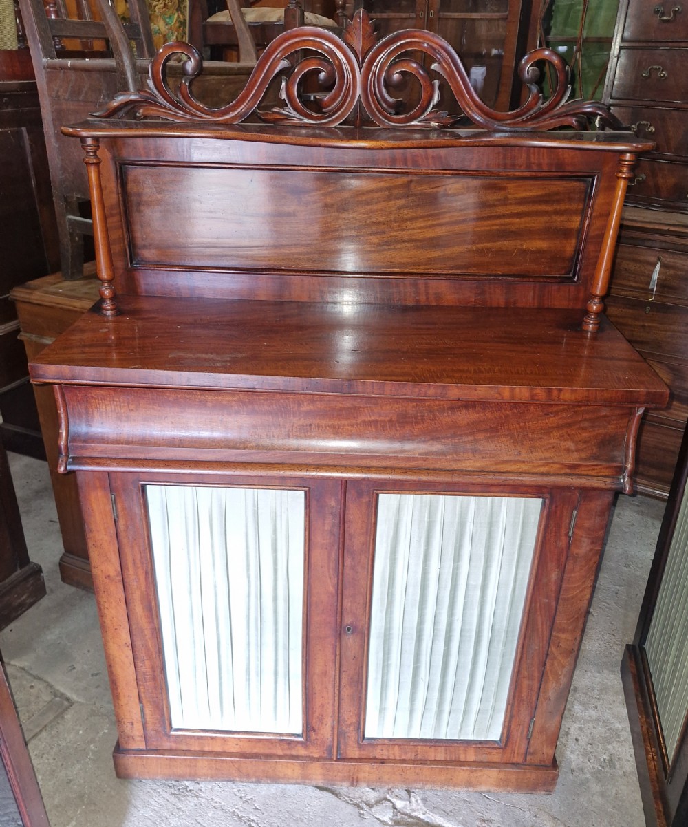 Mid 19th mahogany 2 door side cabinet. 