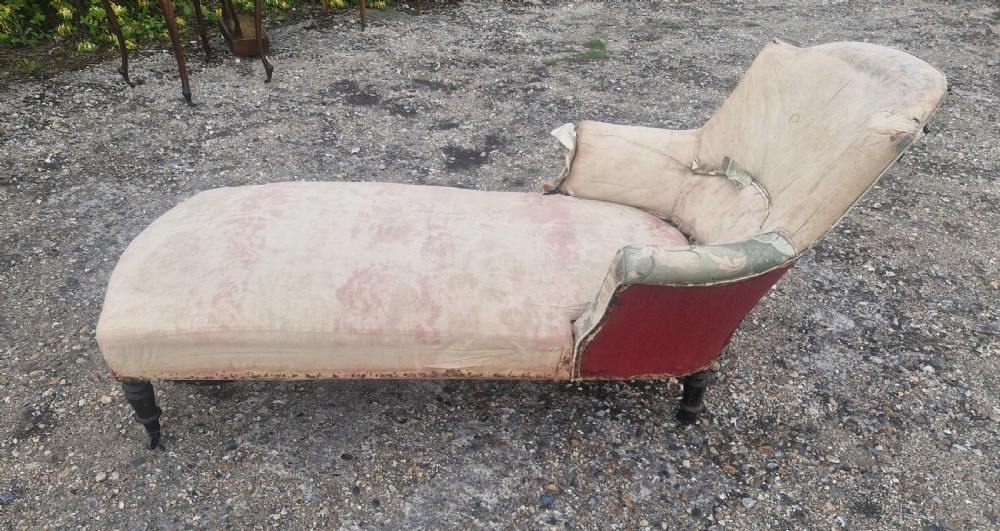 Upholstered French day bed