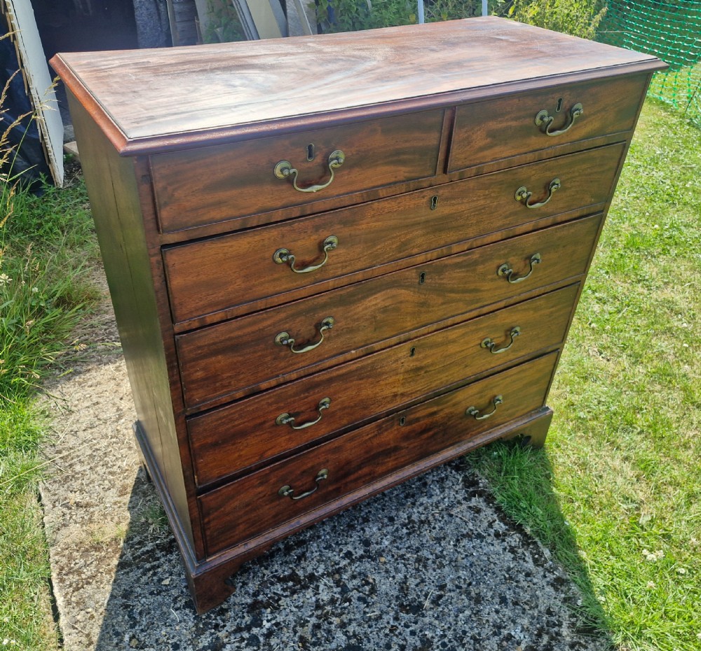 Useful late Georgian mahogany chest of drawers. 