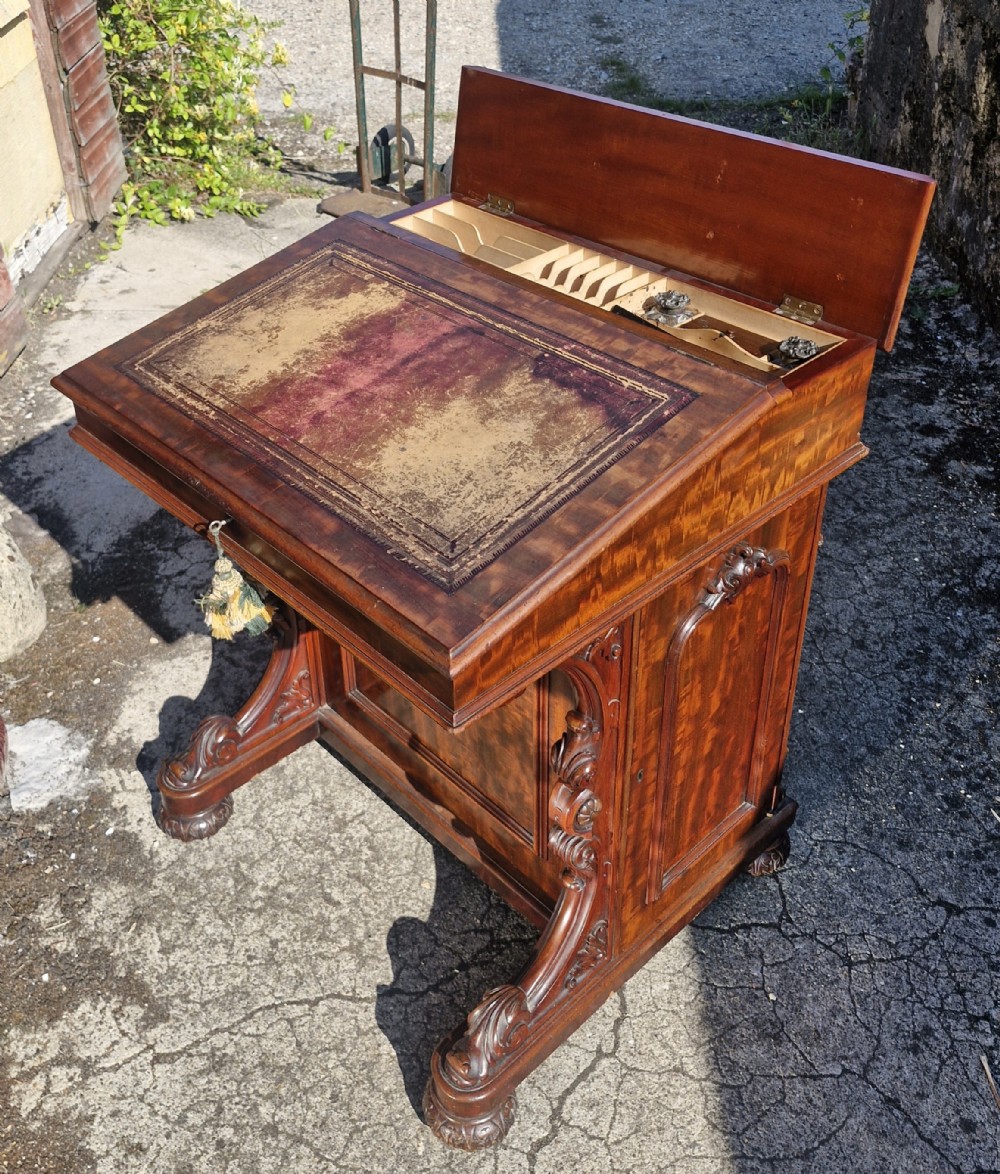 Large good quality Victorian davenport. 