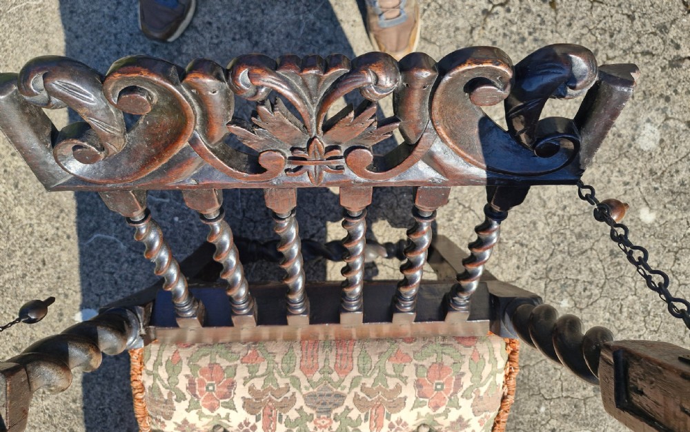 Early 18th century oak and walnut caned day bed. View VII