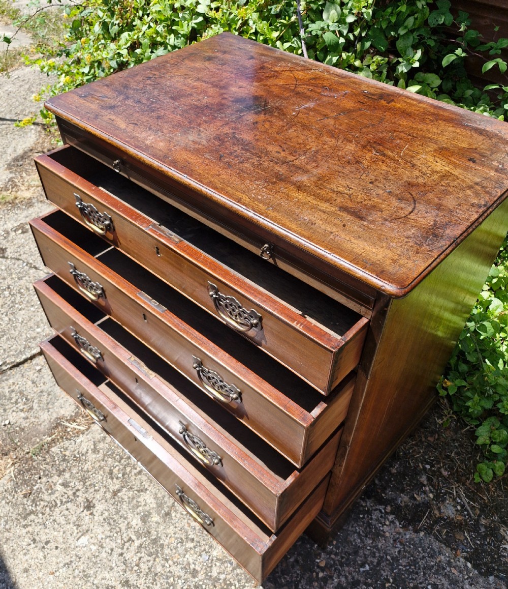 18th century chest of drawers with slide. View VIII