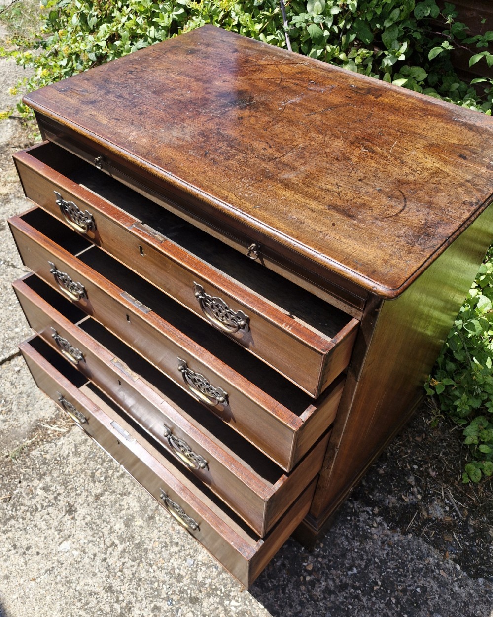 18th century chest of drawers with slide. View IX