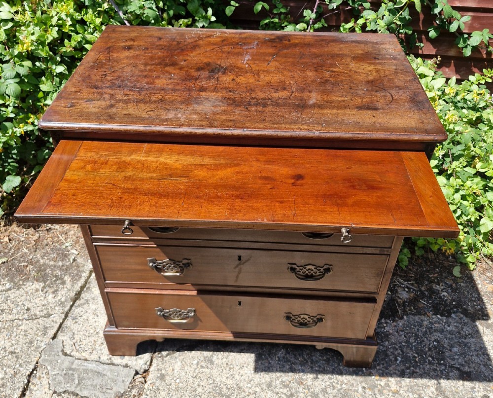 18th century chest of drawers with slide. View X