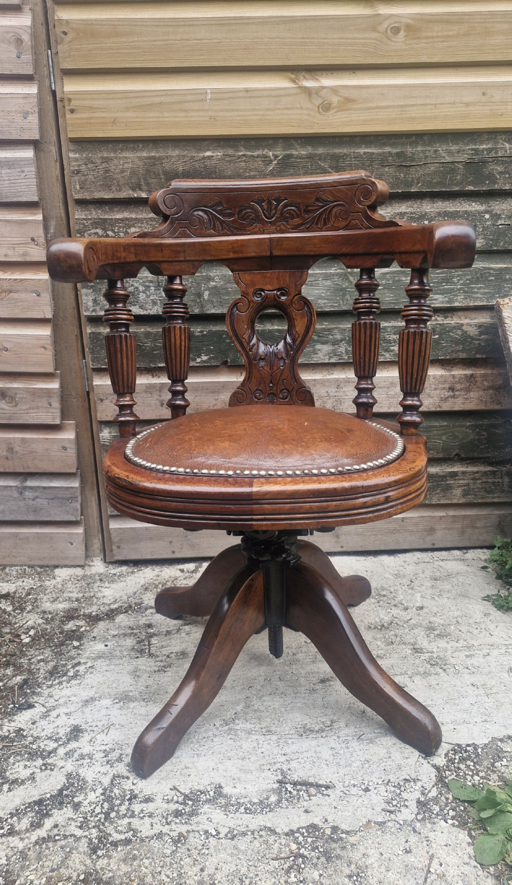 Early 20th century revolving and tilting ships desk armchair. 