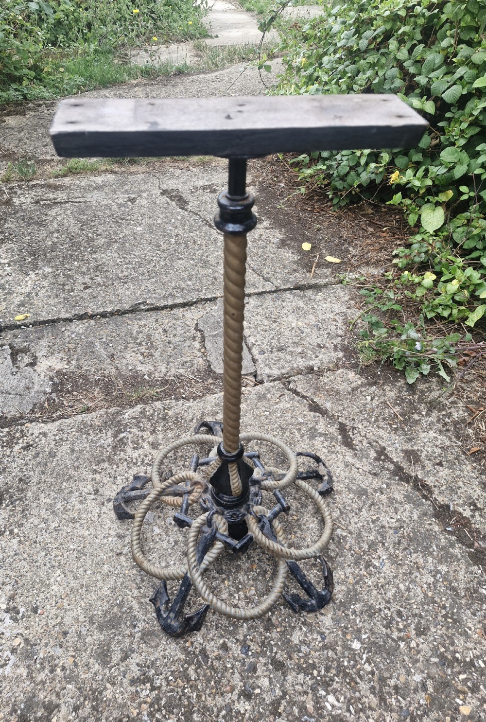 Unusual Victorian cast iron rope and anchor table base  View VIII