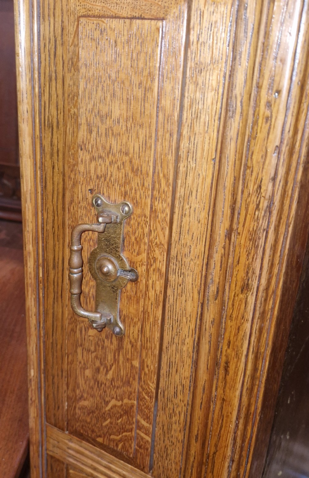 Edwardian oak pedestal partners desk. Stamped locks. View XII