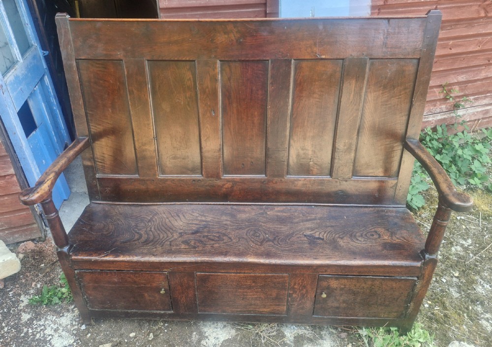 Georgian panelled oak Tavern settle.  View XII