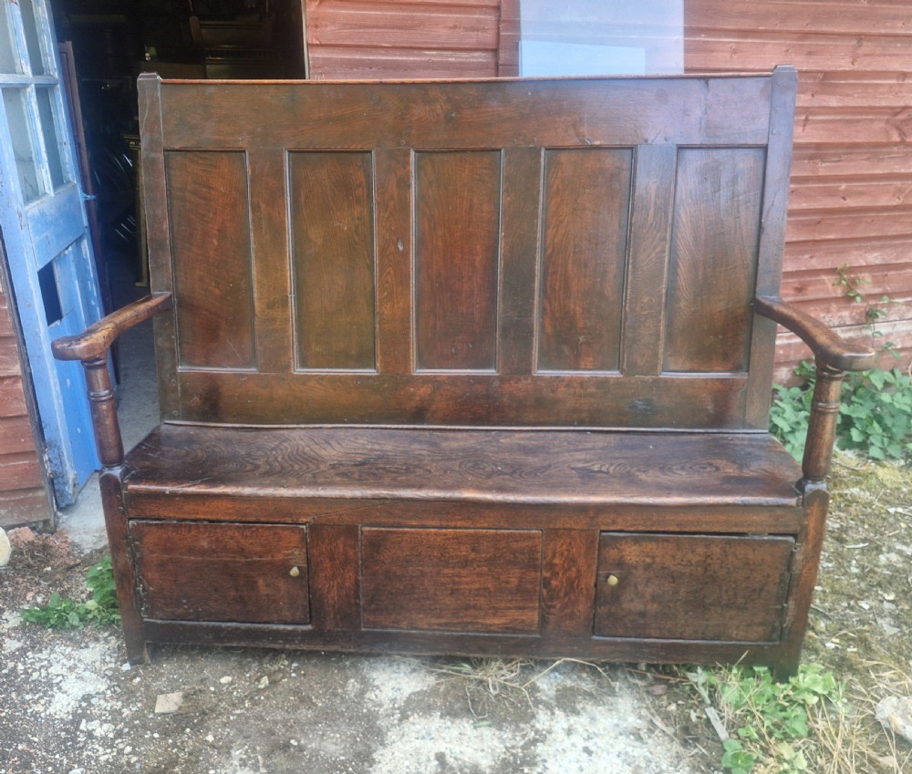 Georgian panelled oak Tavern settle.  View XIII