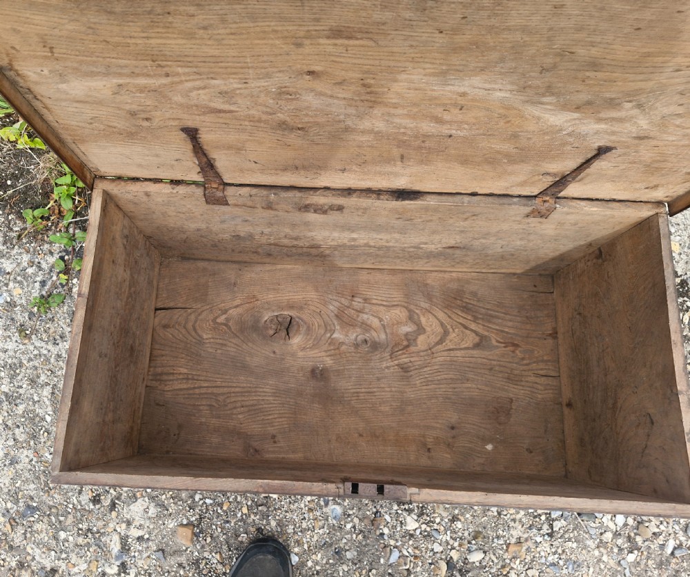Early 19th century elm trunk/chest. View II