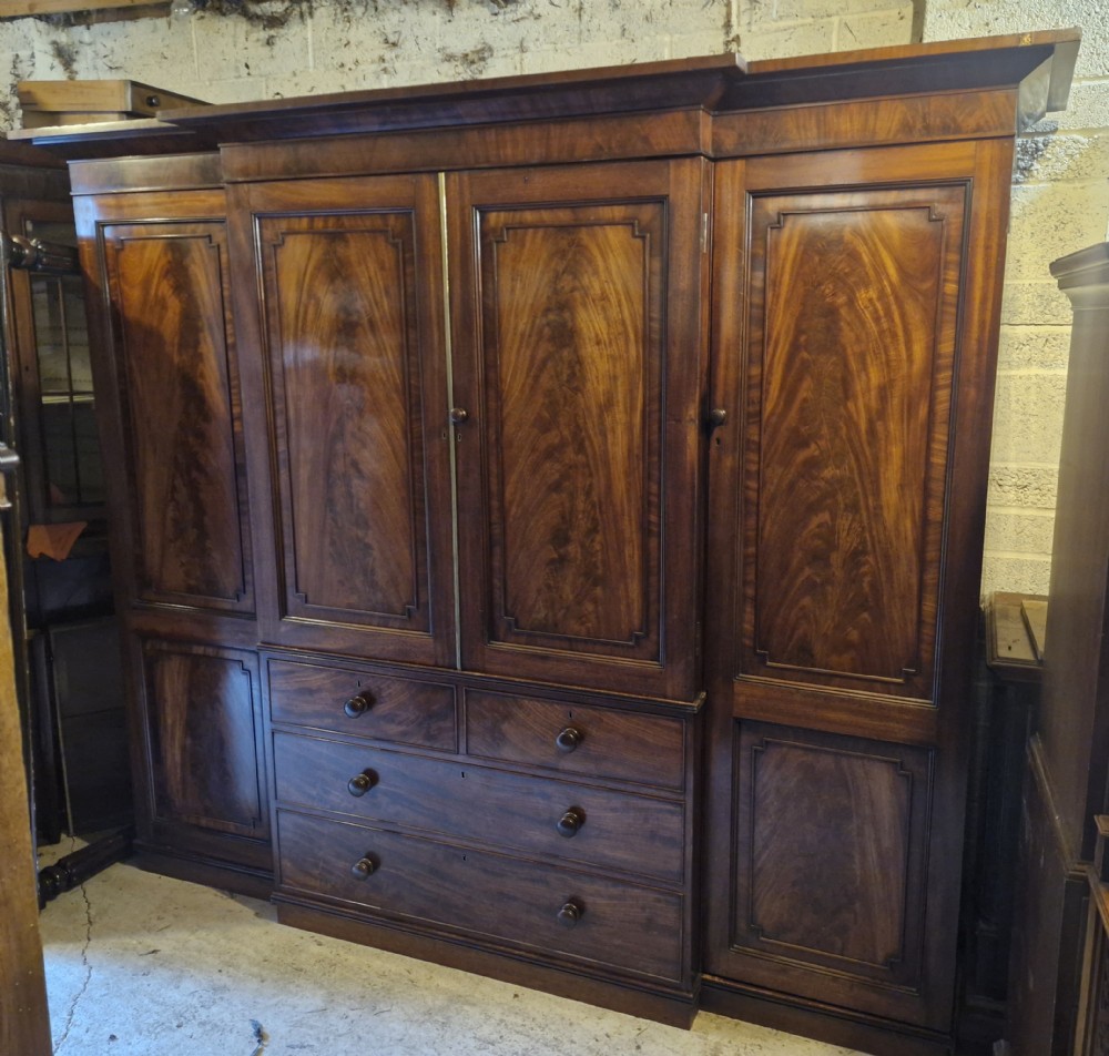 Good Regency mahogany breakfront front wardrobe.  View IX