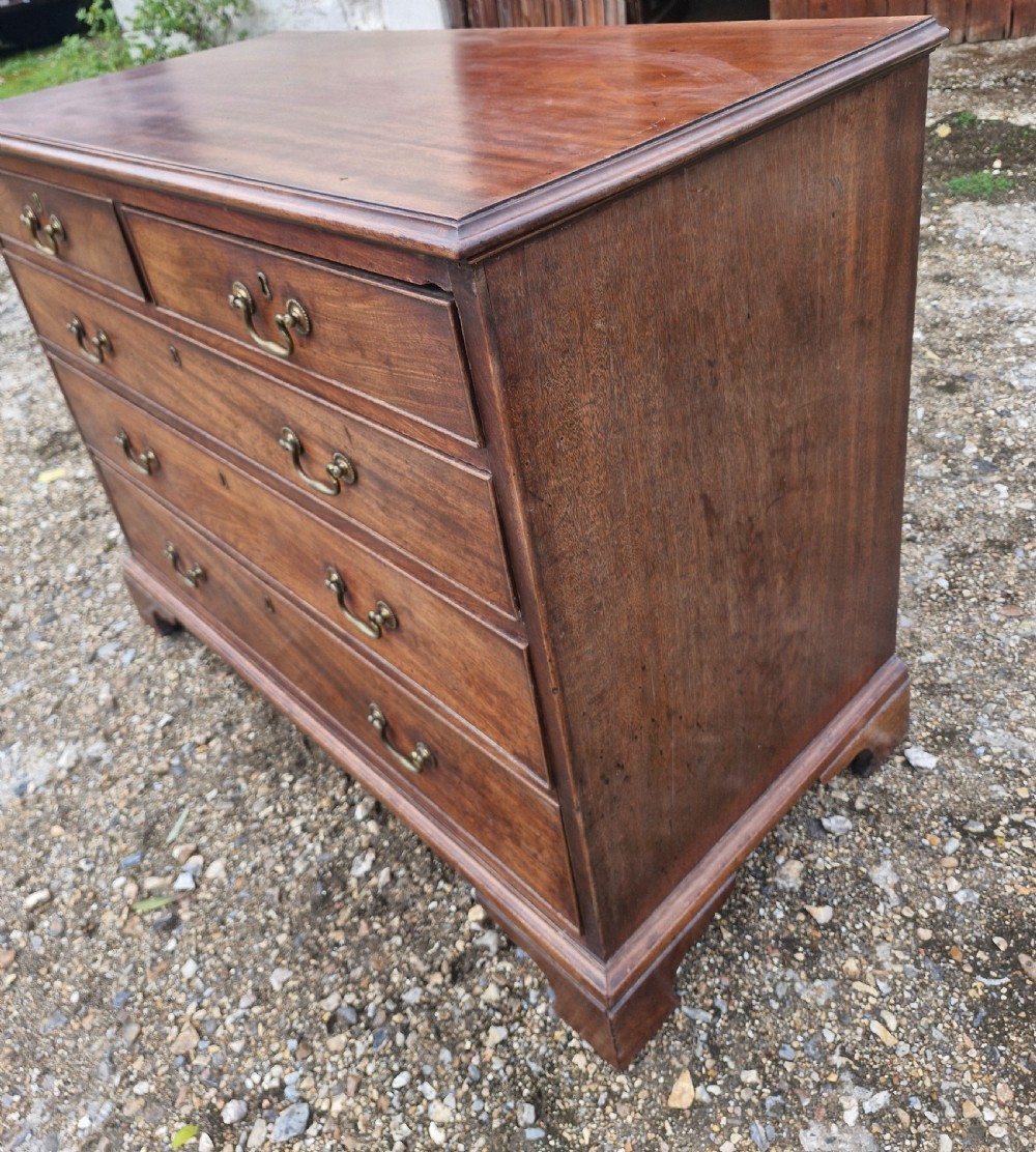 Georgian mahogany chest of drawers.  View II