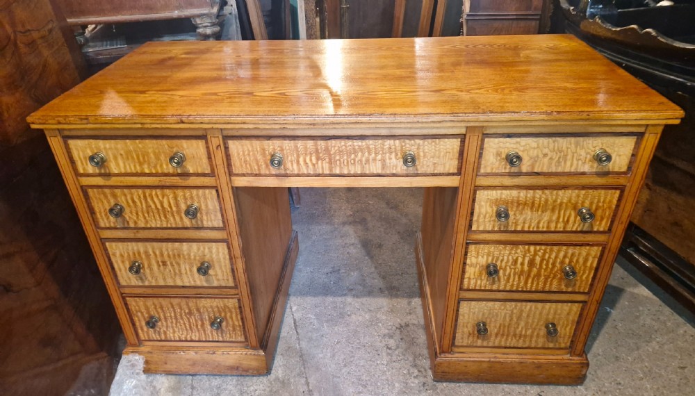 Victorian Ash and Hungarian Ash kneehole pedestal writing desk. 