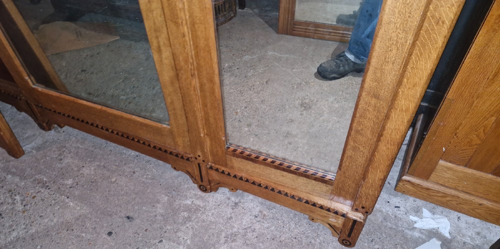 Victorian inlaid oak triple mirror door wardrobe in the manner of Charles Bevan. View XXIII