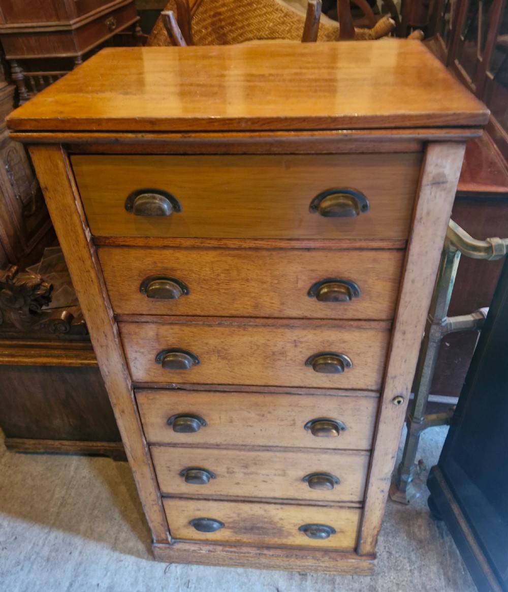 Late Victorian oak Wellington Chest.  View V