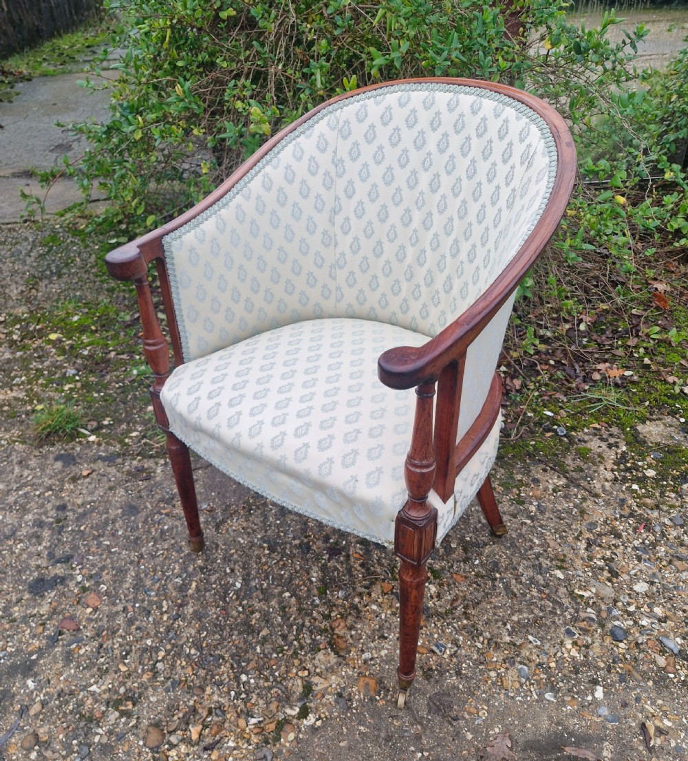 Elegant early 19th century mahogany desk armchair. 