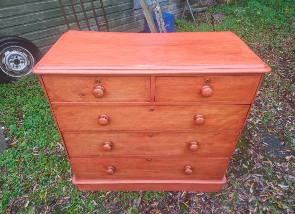 Victorian pine chest of drawers.  View III
