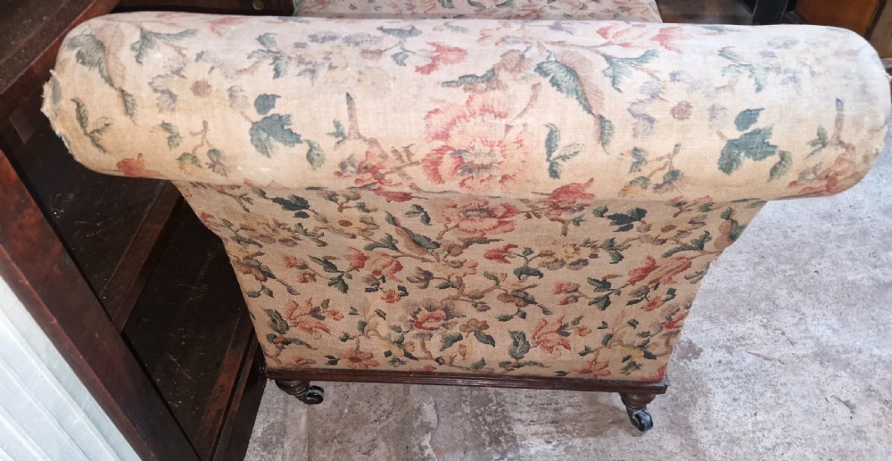 Victorian country house freestanding box ottoman day bed on turned legs and castors  View VII