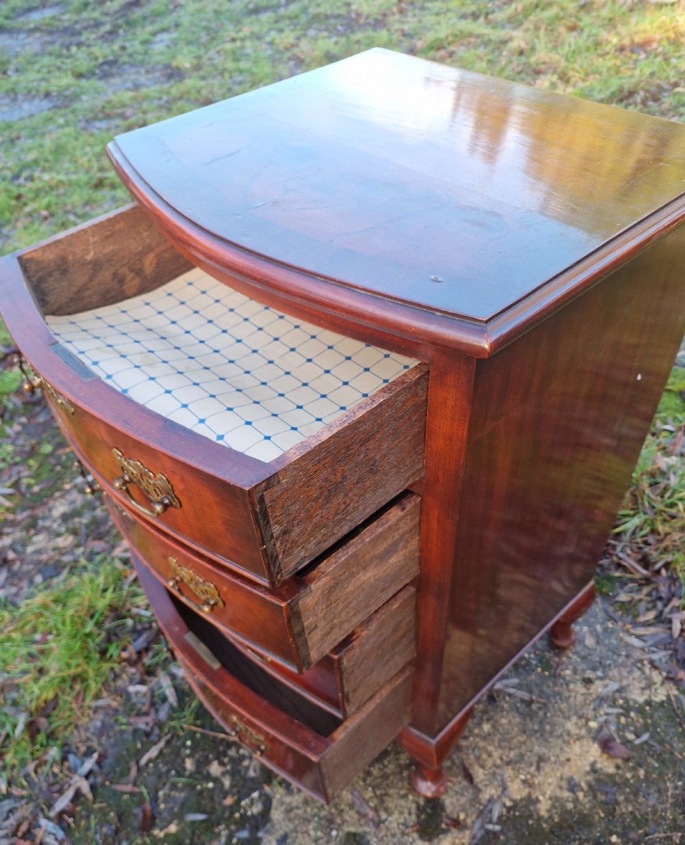 Early 20th century small mahogany chest of drawers.  View III